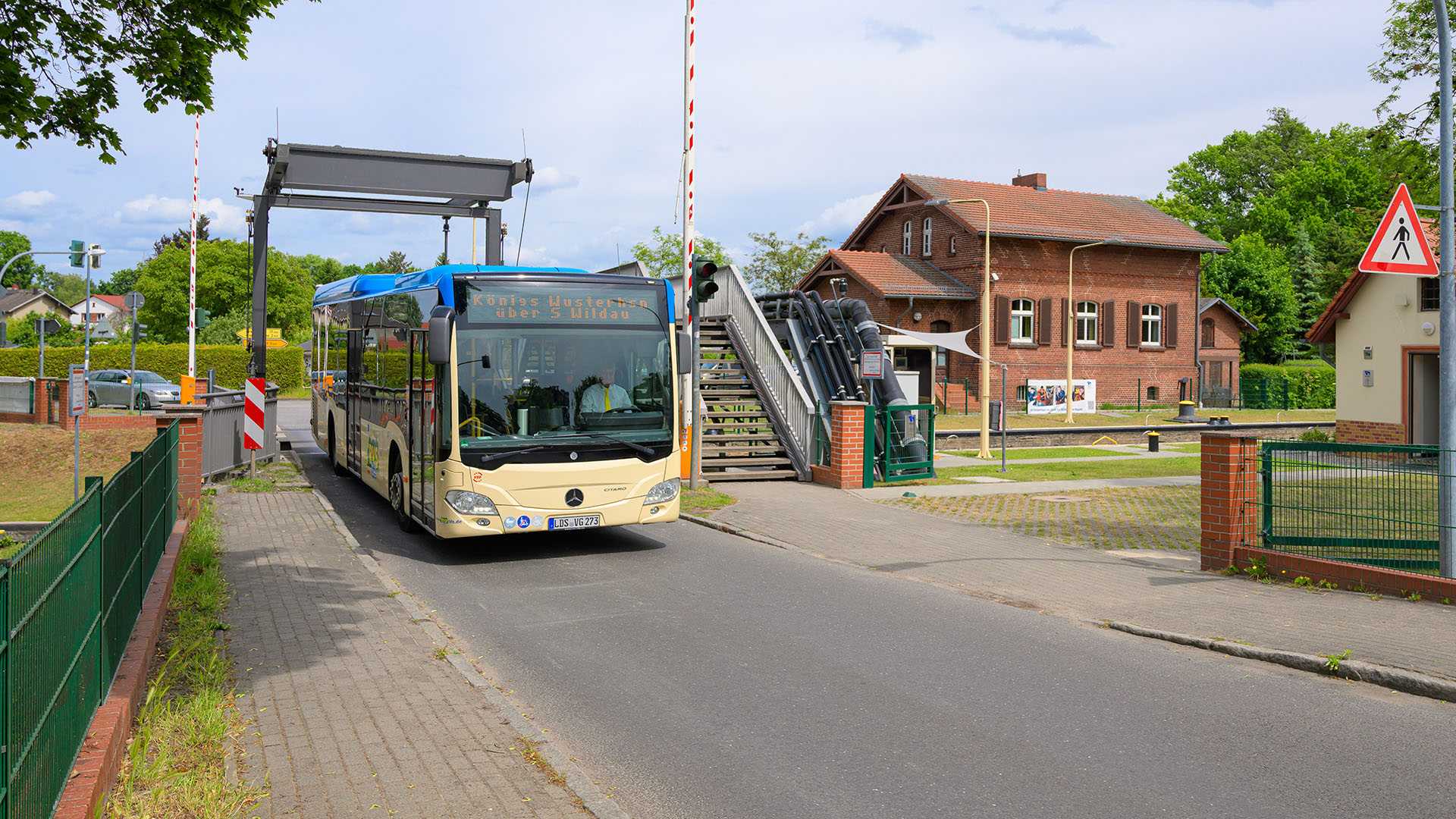 Regionale_Verkehrsgesellschaft_Dahme-Spreewald_RVS_Buslinie_Schleuse_KW.jpg